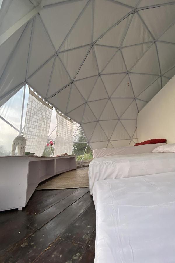 מגלאנג Borobudur Luxury Glamping מראה חיצוני תמונה