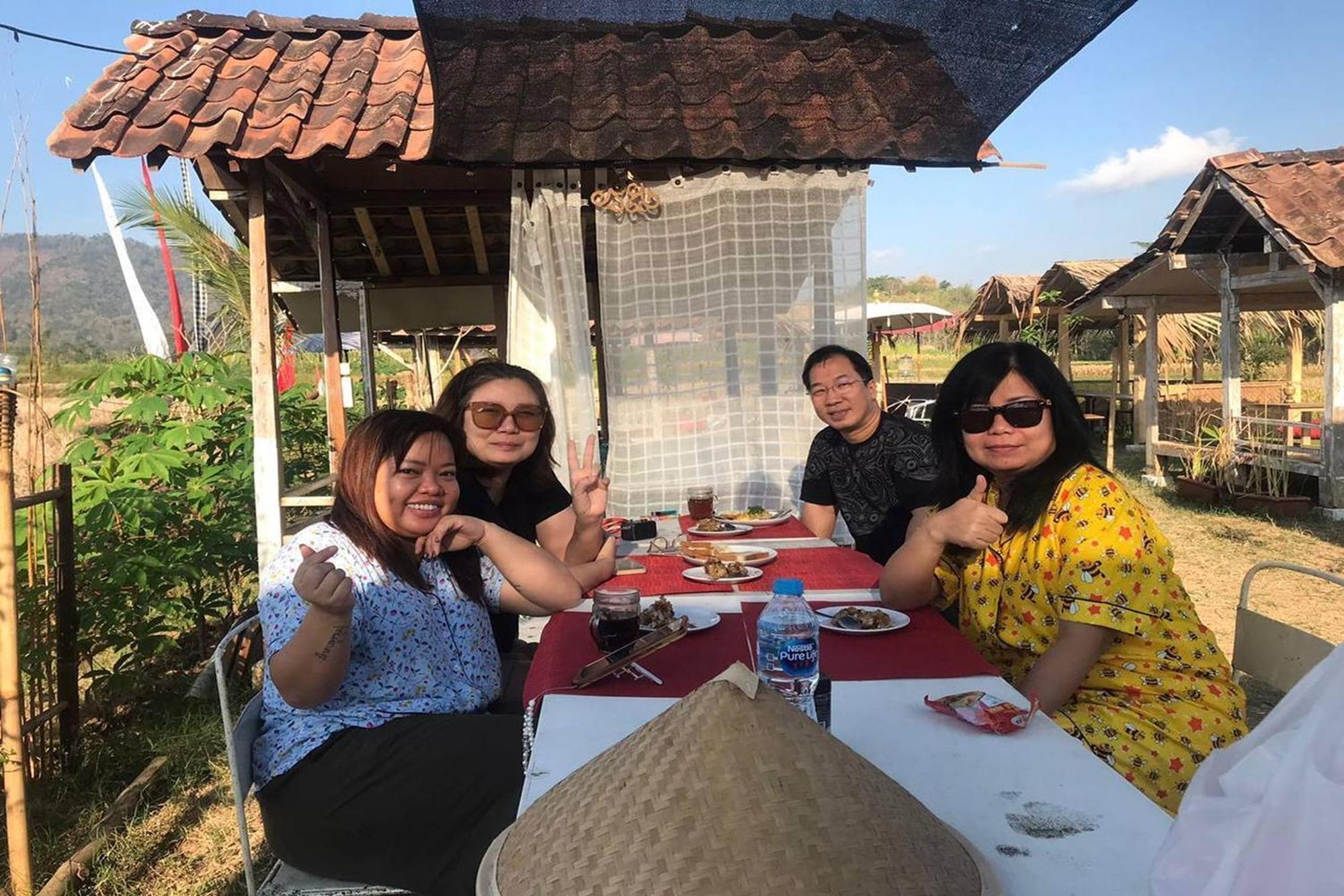 מגלאנג Borobudur Luxury Glamping מראה חיצוני תמונה