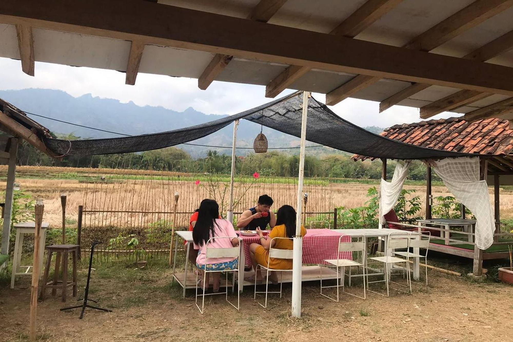 מגלאנג Borobudur Luxury Glamping מראה חיצוני תמונה